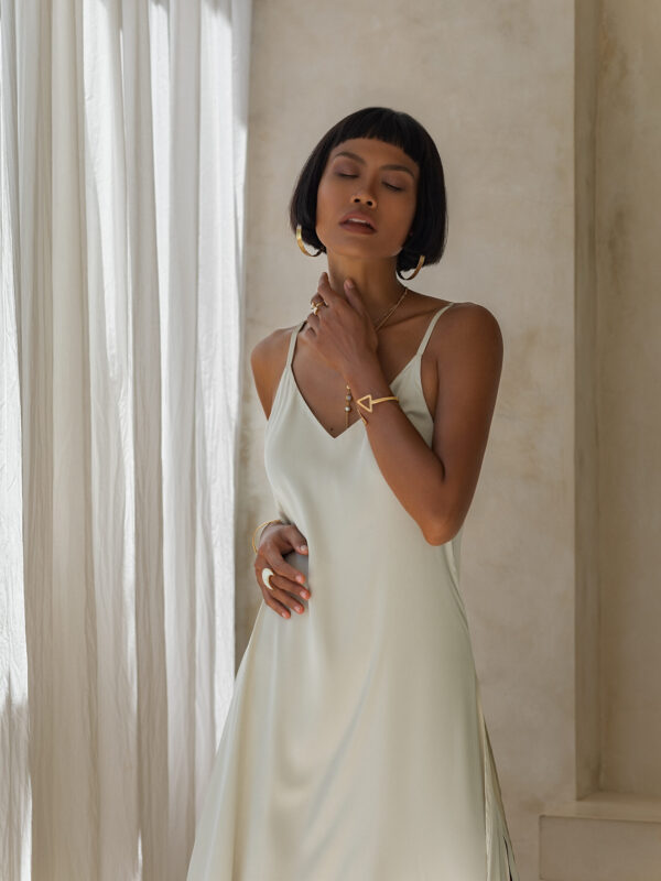 Evening_Elegant_Dress_close-up_champagne