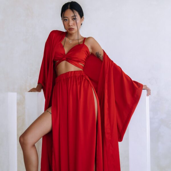 Long_Kimono_full-length_model_red